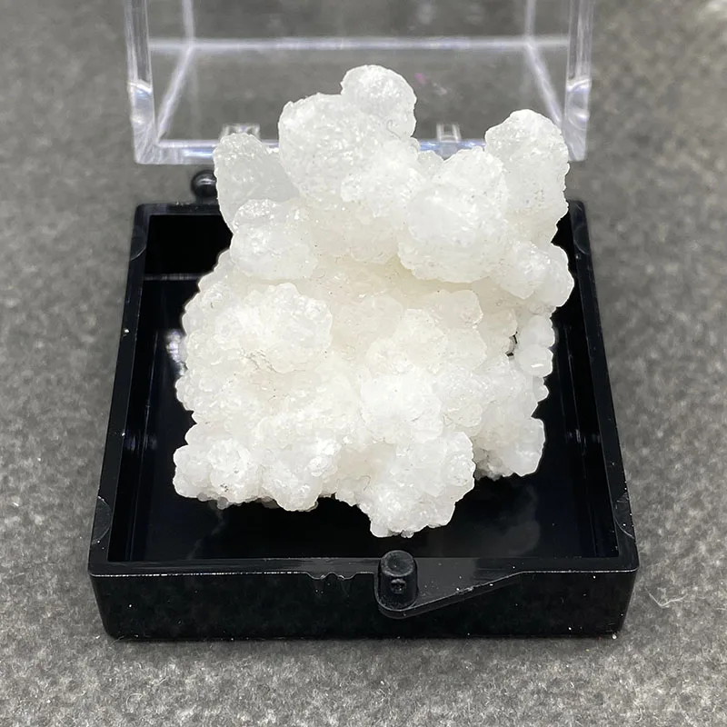 100% Natural white hydrozincite Mineral Specimens Stones gemstone jewelry beads +Box size:35*35*35 mm