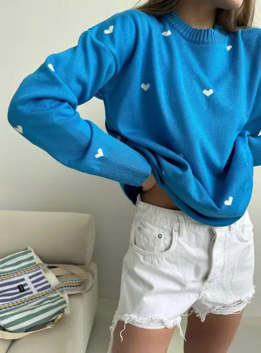 2025 new autumn and winter temperament commuting casual round neck design sweater with heart-shaped printed sweater