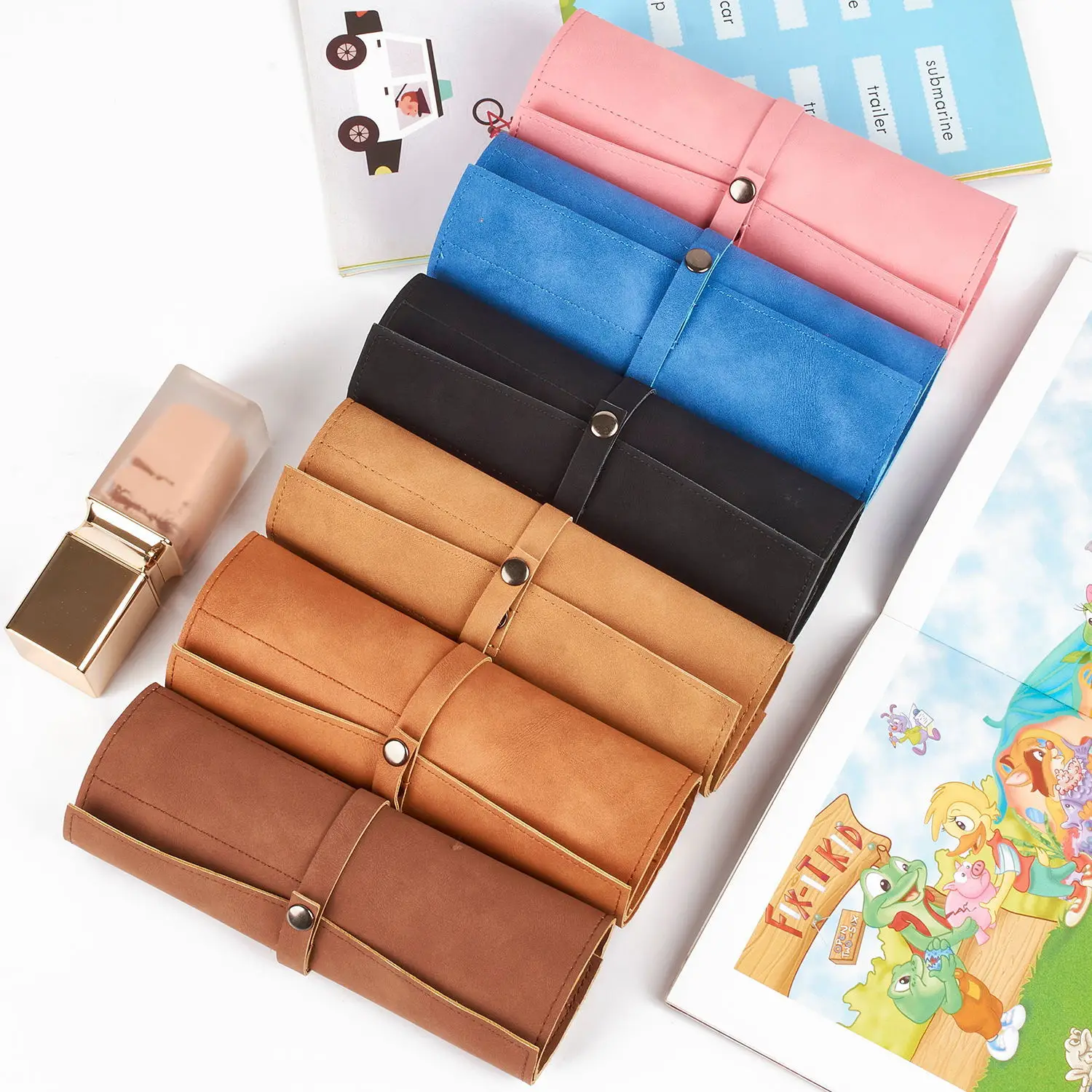 Organizzatore per rotolo di cinturino per orologio con scatola di immagazzinaggio a 5 slot Cinturino per orologio Borsa per orologio intelligente Custodia da viaggio fatta a mano in pelle