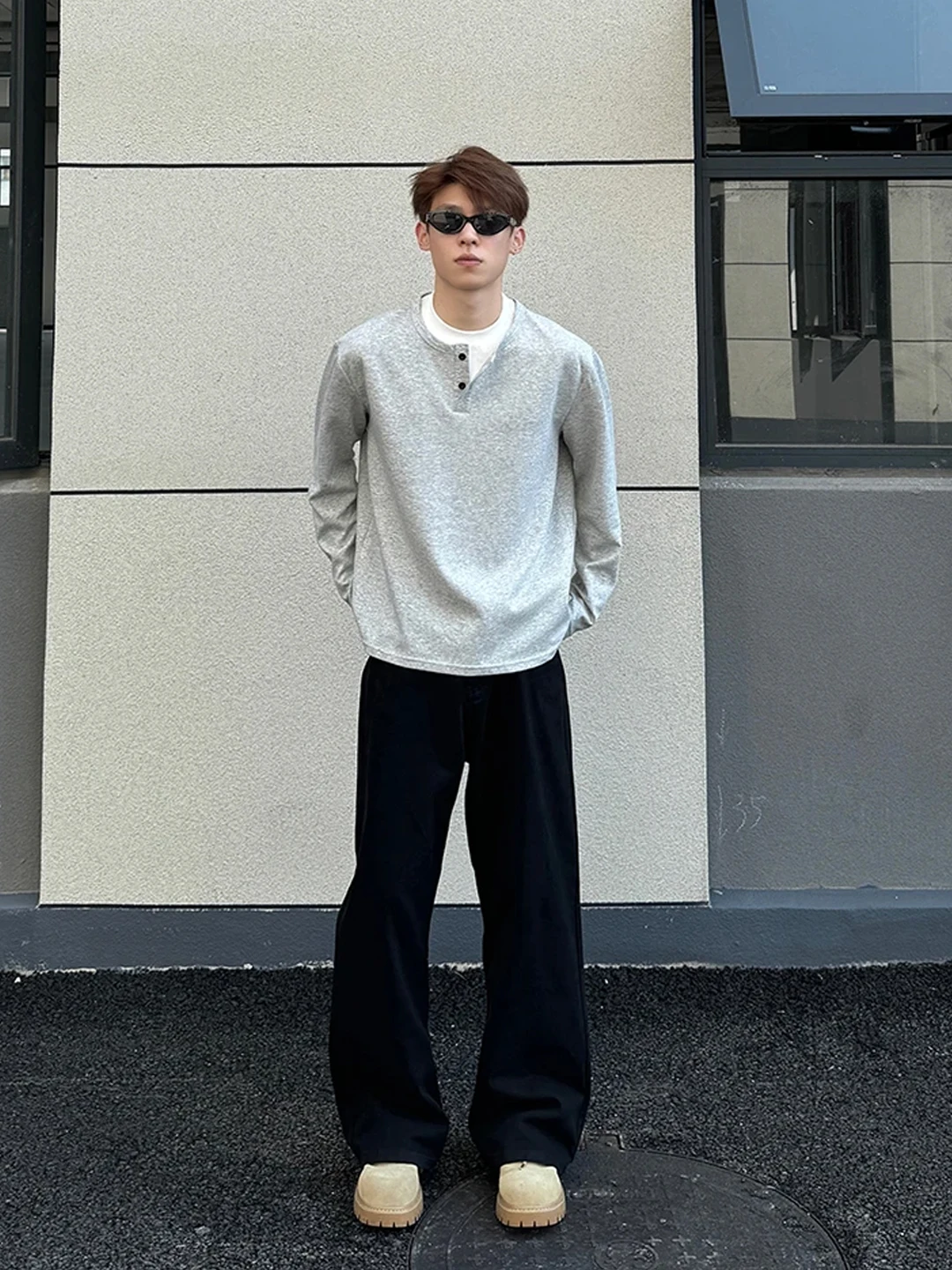 เสื้อสเวตเตอร์แขนยาวสไตล์อเมริกันสำหรับผู้ชาย รุ่น Autumn High Sensation Cool Heavy Shoulder Sweatirt คอเฮนรี่ ดีไซน์แบบสองชิ้น