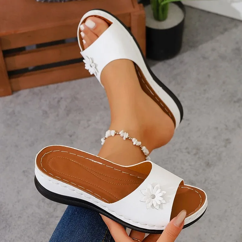Lightweight Wedges Slippers Women Summer Flower Decor Thick Sole Sandals Woman Plus Size 36-43 Platform Beach Flip Flops_vogvips.com