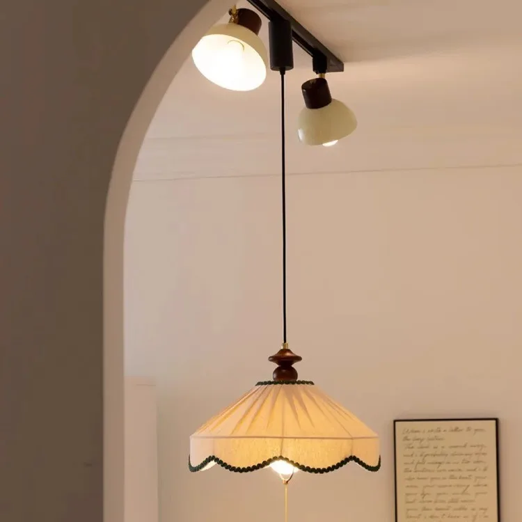

Solid wood medieval fabric chandelier flower shadow French dining table light wabi sandy wind retro master bedroom dining room