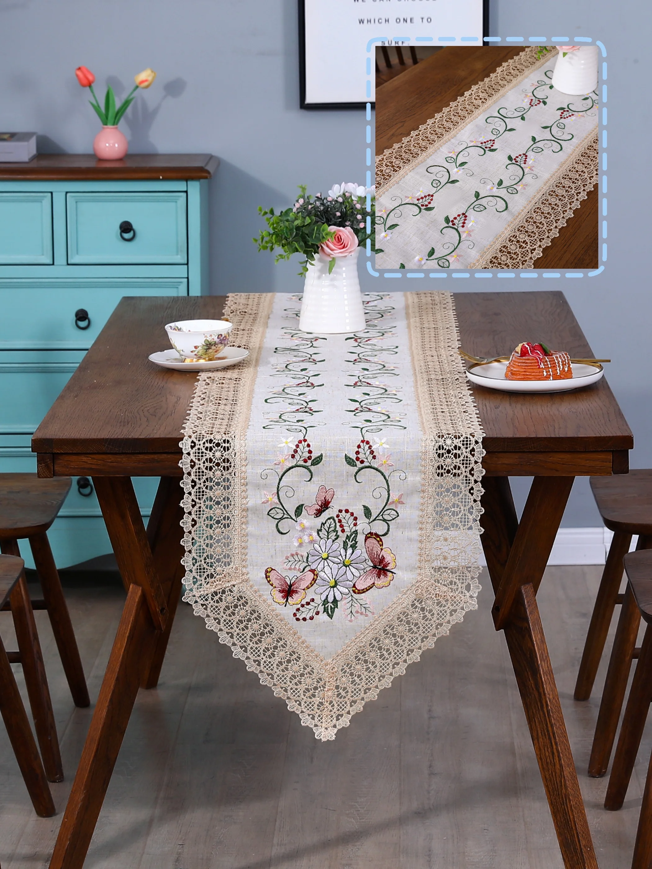 1 Piece Butterfly Embroidered Lace Table Runner, Romantic Polyester Fiber Lace Edge Dustproof and Heat-Resistant Table Runner, Suitable for Dining Tables, Coffee Tables, Daily Home Decoration, and Wedding Parties and Festivals