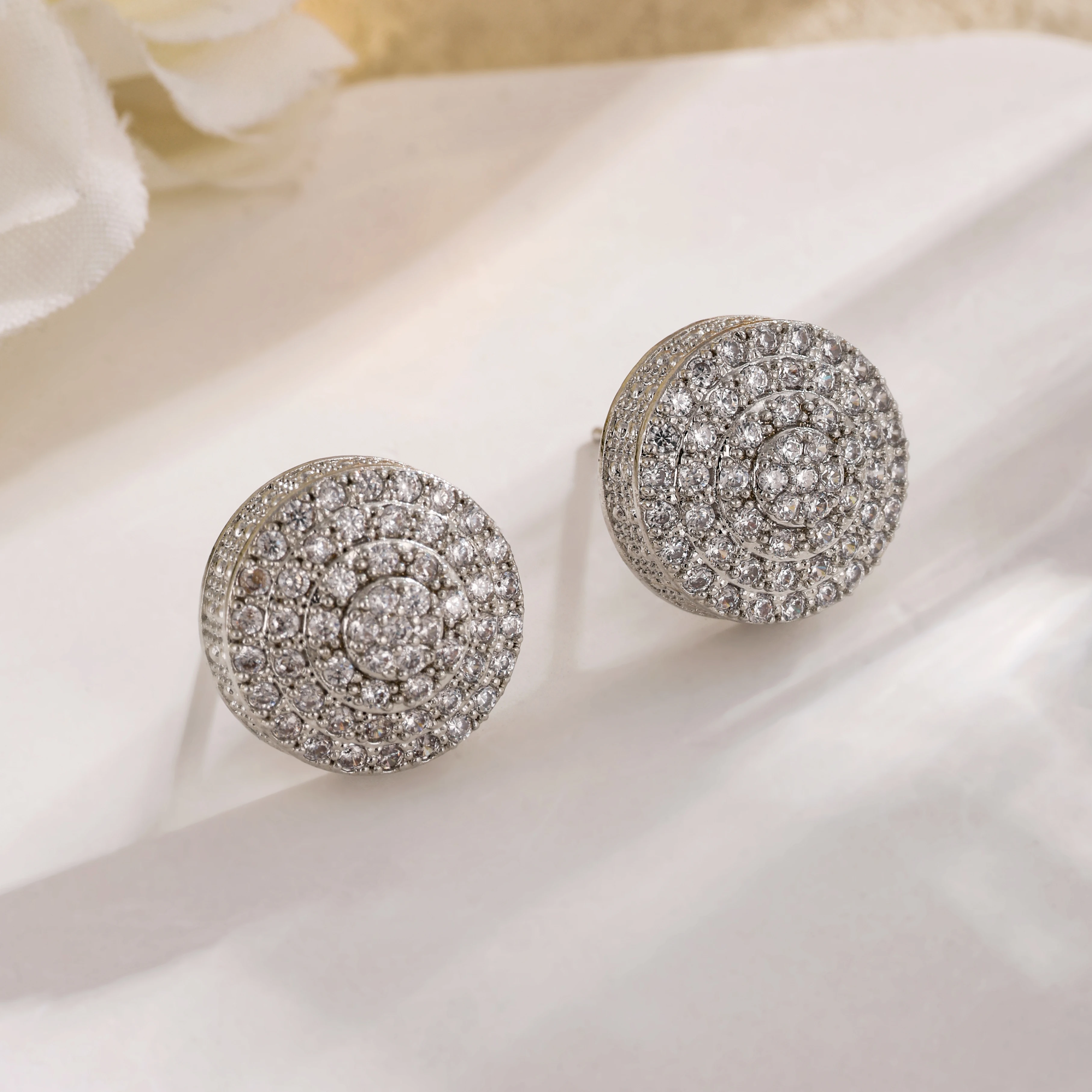 TrendMen Hiphop Rock Round Copper Zirconia Stud Earrings For Men Boy Silver Color Metal Crystal Earring Party Ear Jewelry Gifts