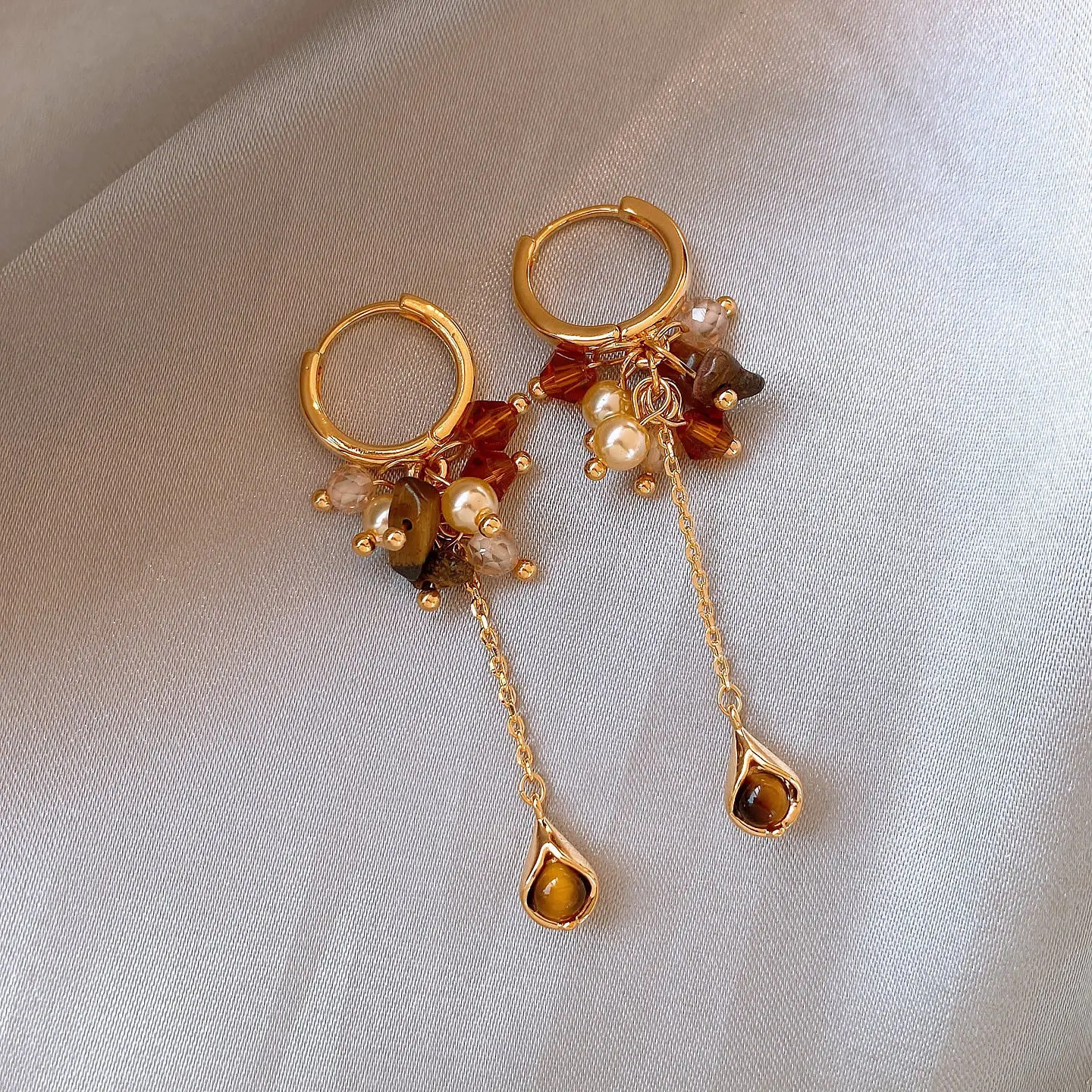 Trendy Irregular Artificial Crystal Tiger Eye Stone Pendant Earrings 2026 New Luxury Accessory for Women Fashion Ear Jewelry view 3