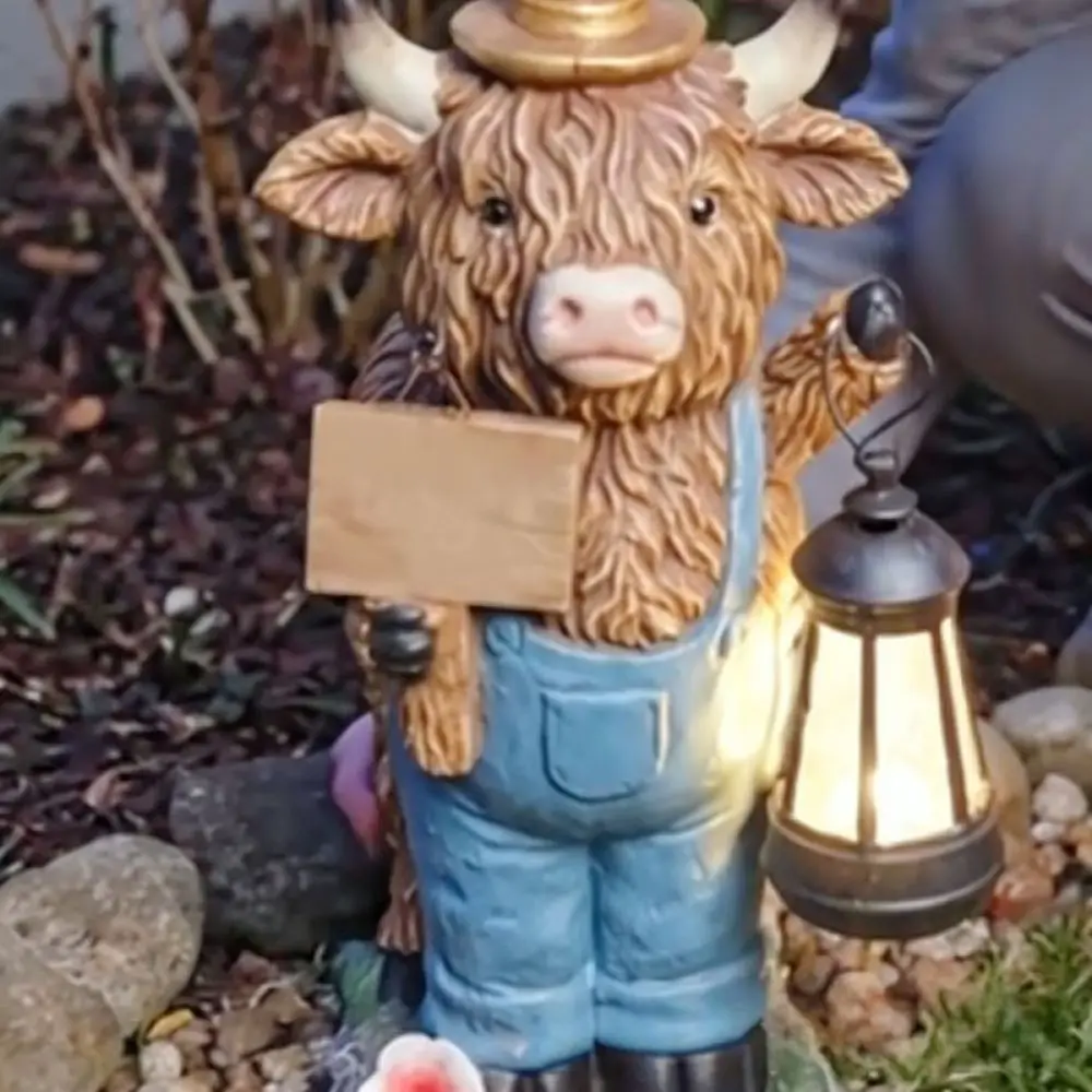 Highland Cow Statue With Solar Lantern Garden Decorative Figurine Welcome Sign Lawn Ornament Modern Art Decor