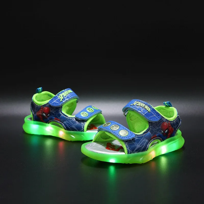 Sandales d'été à lumière LED pour garçons et filles, chaussures de sport décontractées et brillantes pour enfants, sandales de plage plates en cuir avec imprimé SpidSuffolk de dessin animé