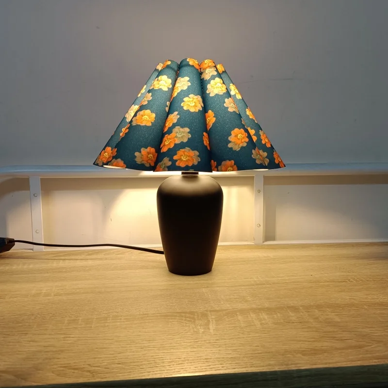 Classical Medieval Wooden Desk Lamp Nordic Korean Style Bedroom Bed Nightlight Net Pleated Decorative Japanese and Korean Solid