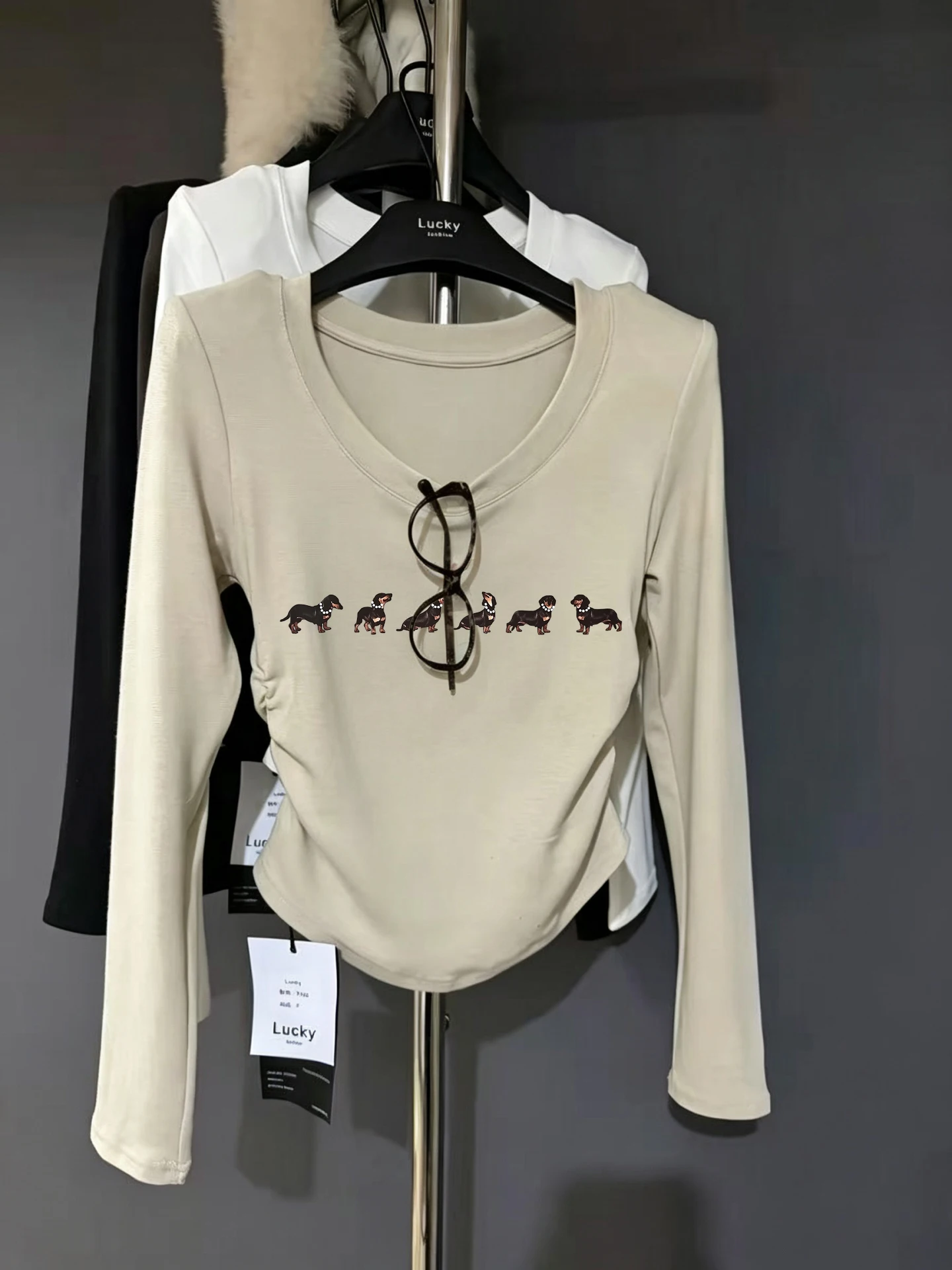 Fall 2026 Women's Slim Fit Long Sleeve T-Shirt Korean Style Commute Fashion Creative Pattern Animal Print Shoulder Size Top