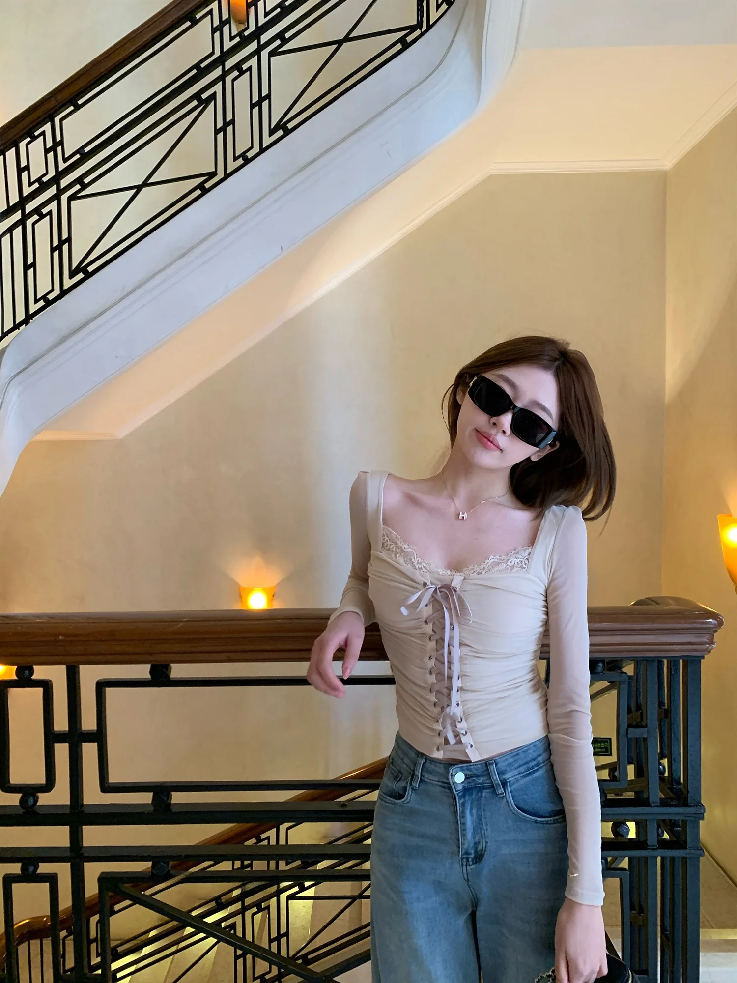 

OKJJ Lace Patchwork Long Sve T-irt Women's Waist-Cinching Design Bow-Knot Base irt Top Pure Desire Sle Square Collar