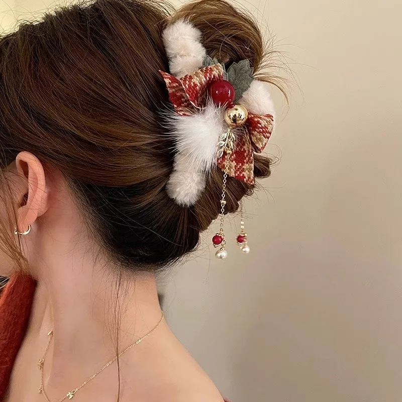 

2025 New Christmas Hair Claw Clip for Women-Plush Shark Clip with Bell Tassel, Festive Party Elegant Back of Head Hair Clip Gift