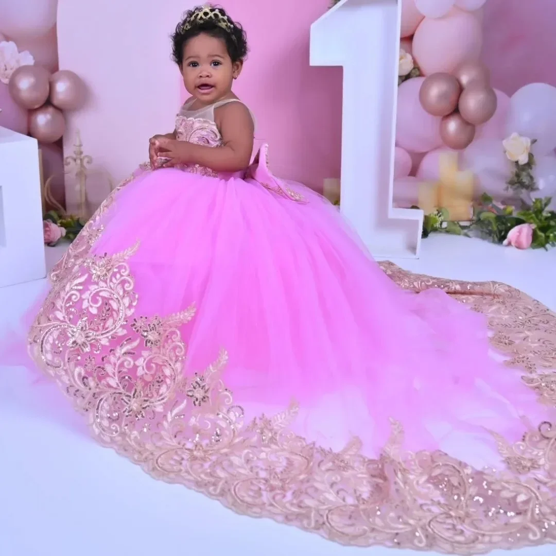 Abito da ragazza di fiori per matrimonio con applicazioni in pizzo con fiocco Abiti da principessa personalizzati per feste di compleanno con ballo di prima comunione rosa