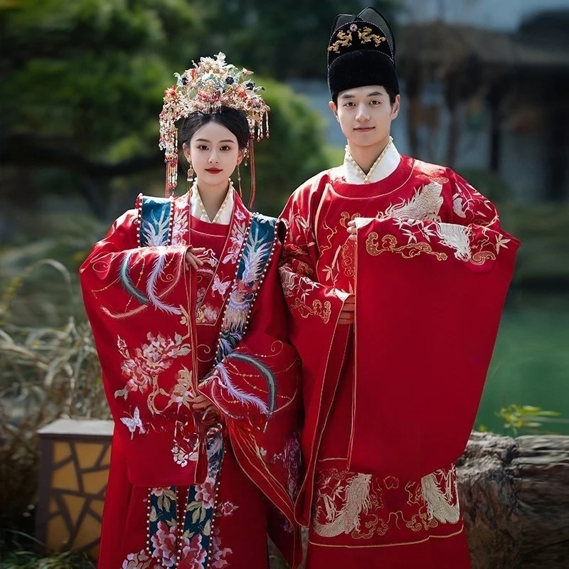 

The new round-collared robe phoenix crown and red wedding dress of Han Dynasty a complete set ancient Chinese-style attire