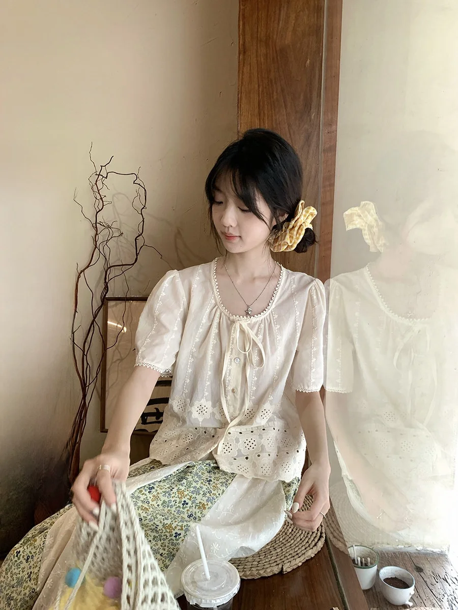 

Holliii Vintage Sweet Lace Hollow out Belted Versatile Women's Top Summer New Arrival Bubble Sve round Ne Regular Length