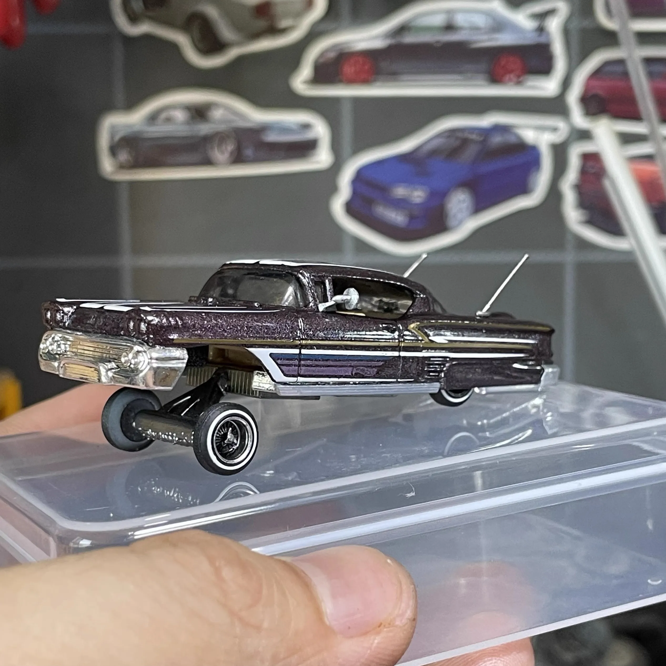 

1:64 Scale Jumping Car Model Modified Lifted And Twisted Garage Scene Part