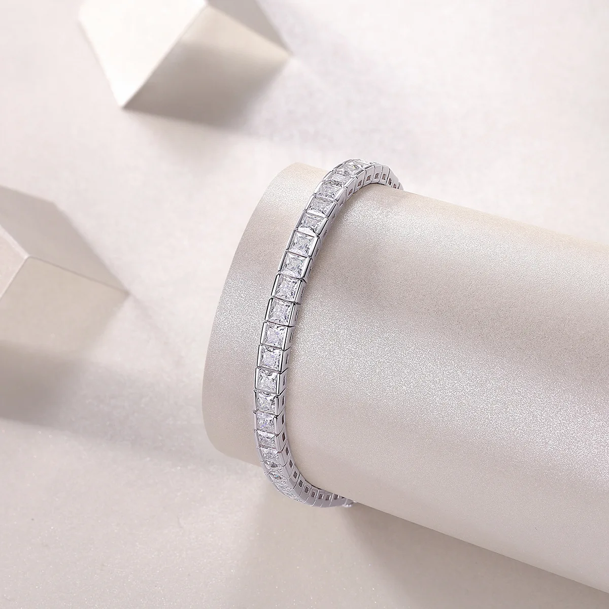 925 Sterling Silver Square Cut Tennis Bracelet, Moissanite High-End Jewelry Suitable for Brides and Special Occasions, Unique Gifts, Commemorative Gifts