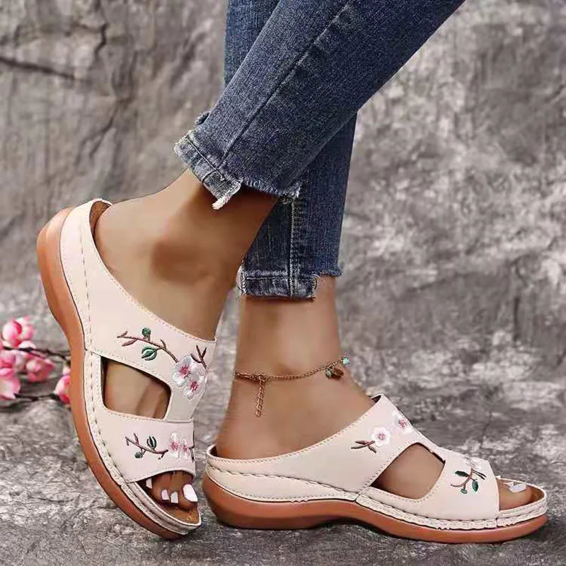 Summer Shoes for Women Fashion Embroider Female Soft Slippers Outdoor Open Toe Women\'s Wedge Slippers Casual Beach Shoes 2023