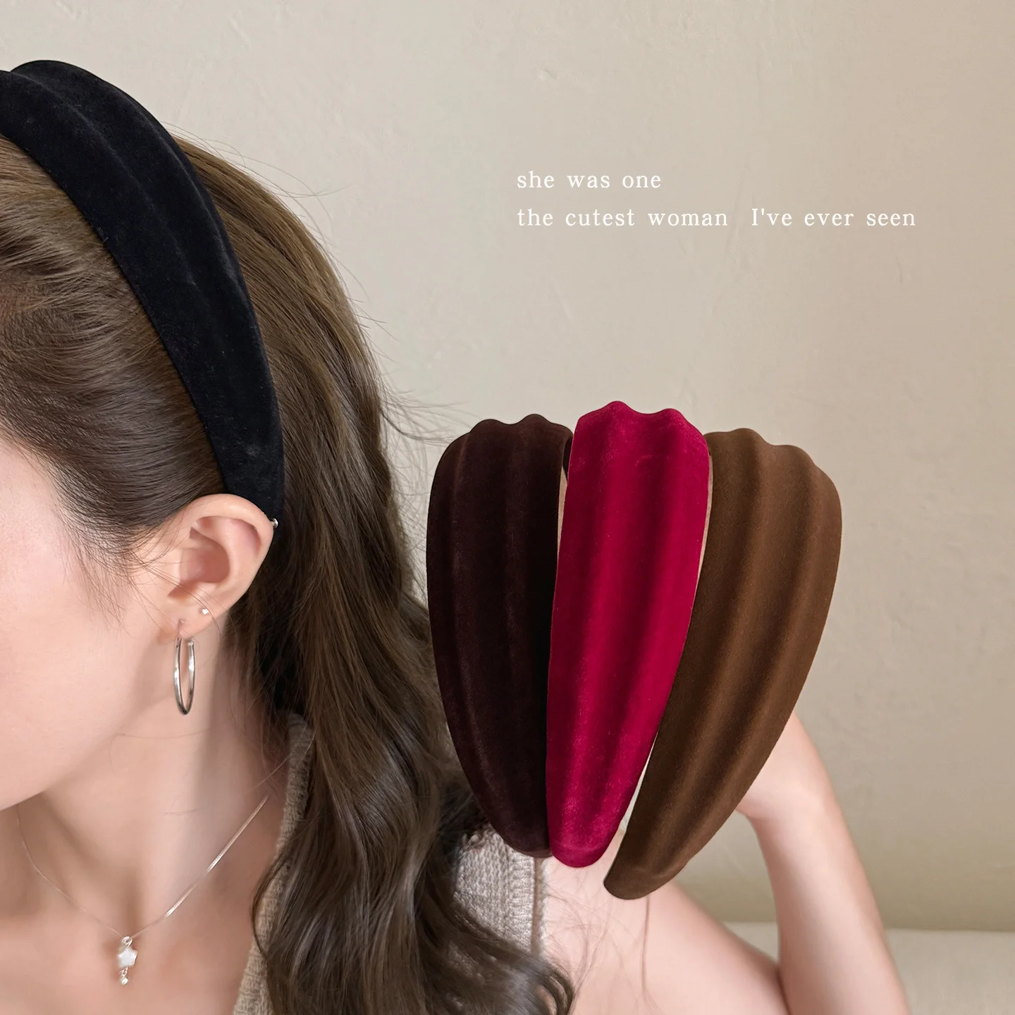 novidade-no-inicio-do-outono-faixa-de-cabeca-versatil-de-veludo-para-mulheres-–-suave-no-cabelo-sem-rebocando-acessorio-de-grampo-de-cabelo