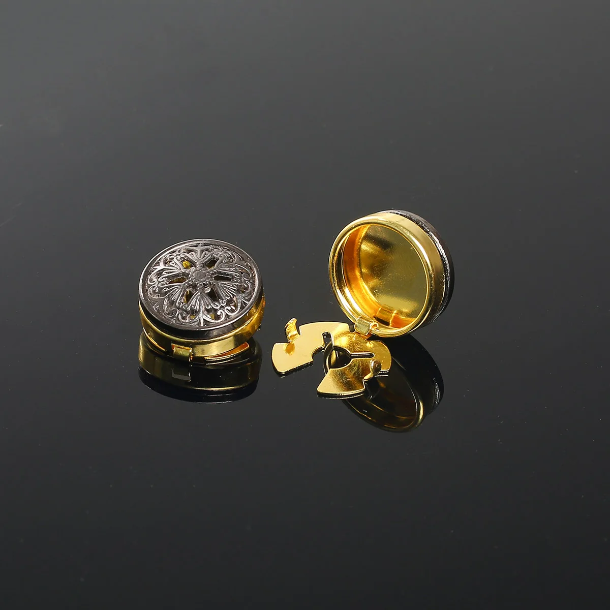 

2pcs Button Covers for Shirt Luxury Metal Button Clip Clothing Accessory Retro Hollow Cufflink Decorative Button Birthday Gift