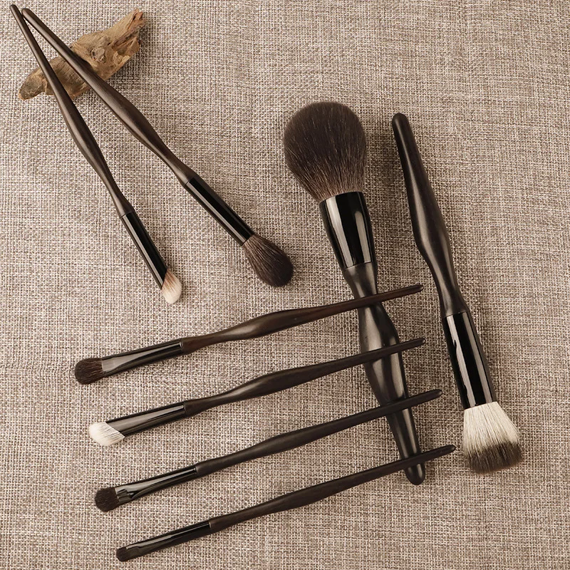 New sandalwood solid wood 8-point makeup brush set, great for makeup,easy to use professional makeup tools, no facial irritation