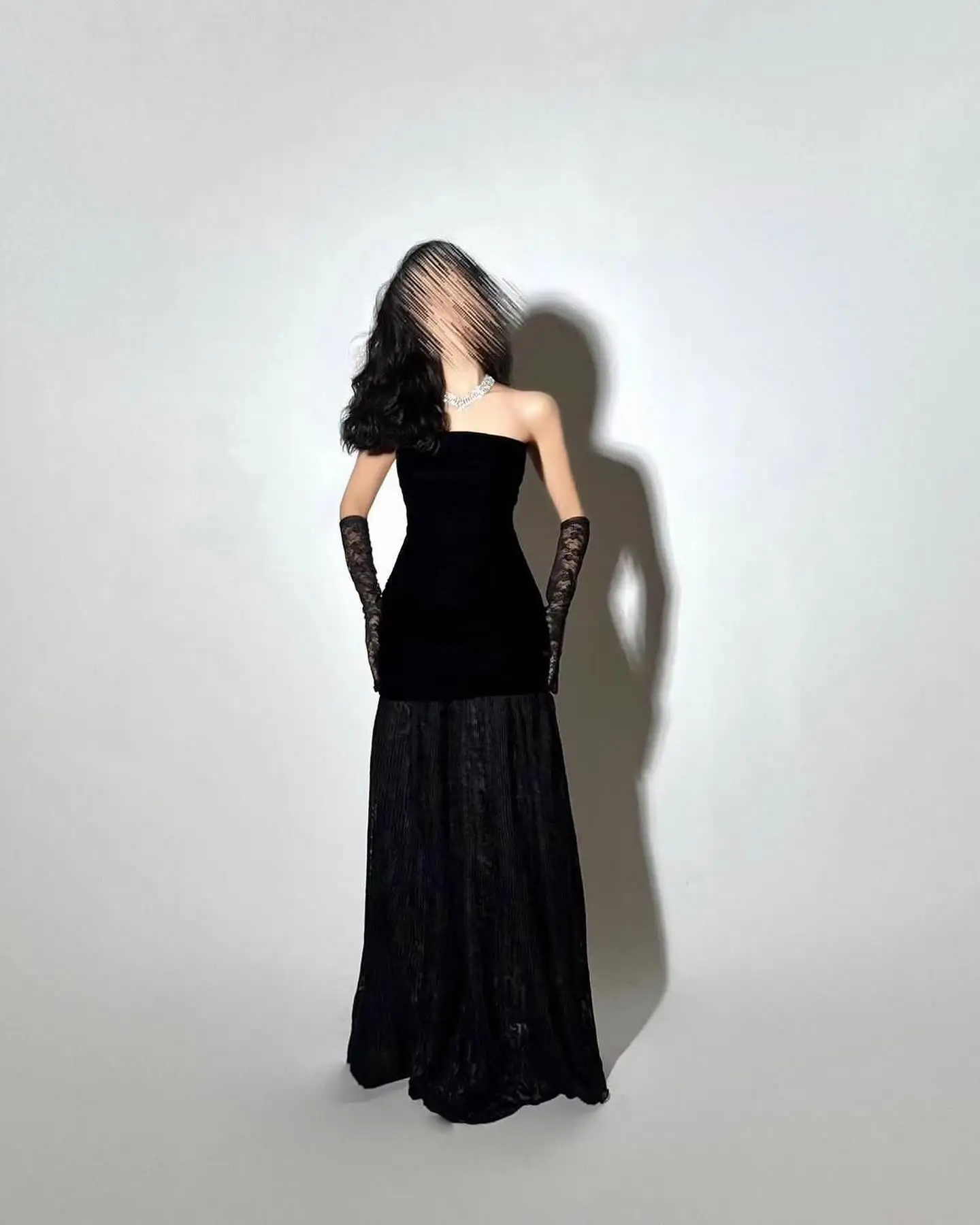 2025 выполненное на заказ платье для выпускного вечера из органзы без бретелек со съемными рукавами, сексуальное бархатное кружевное вечернее платье на молнии сзади и скользящим шлейфом