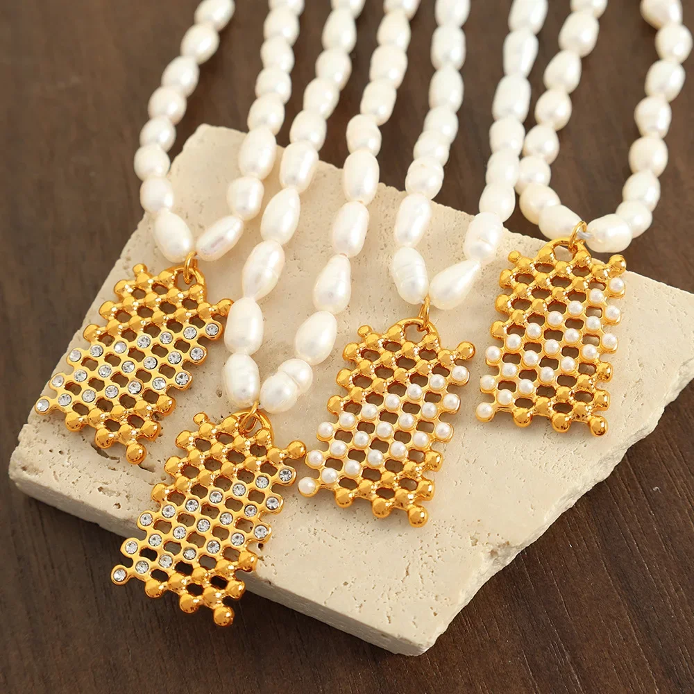 Square Honeycomb Pendant Gorgeous Pearl Chain Gold Color Stainless Steel Necklace Party Wedding Bridal Jewelry for Woman Girl