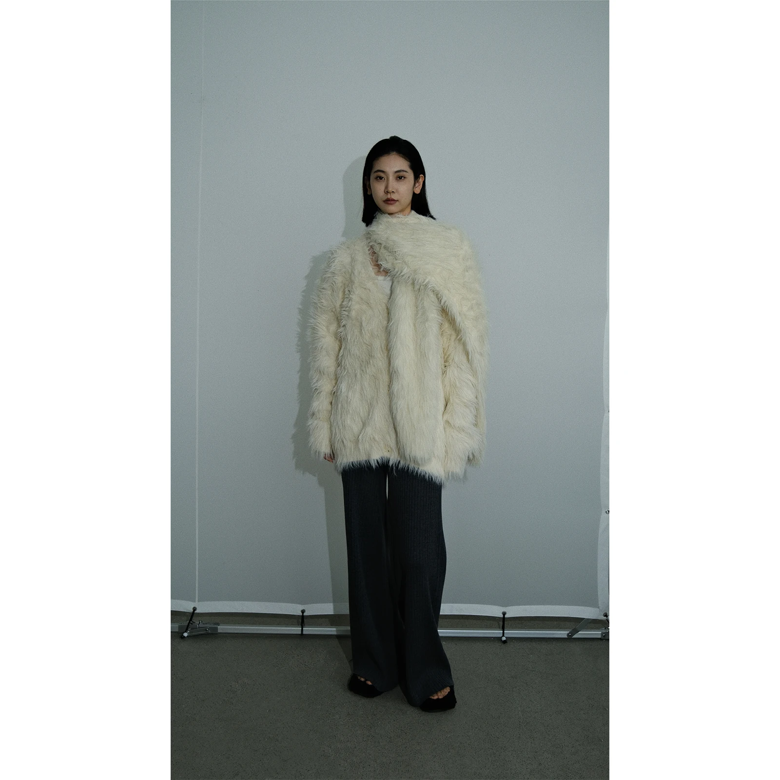 

Женский вязаный свитер-пальто ZhouMiao с V-образным вырезом и шарфом, с длинными рукавами, из искусственного меха, для повседневной носки, зимняя верхняя одежда