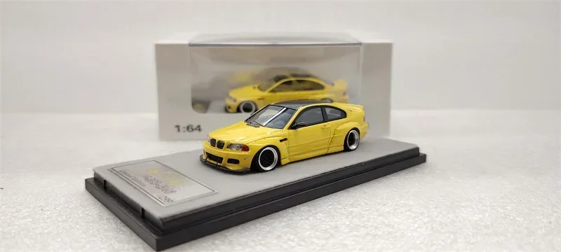 Qidian Model 1:64 M3 CSL E46 Limited299 Resin Model Car