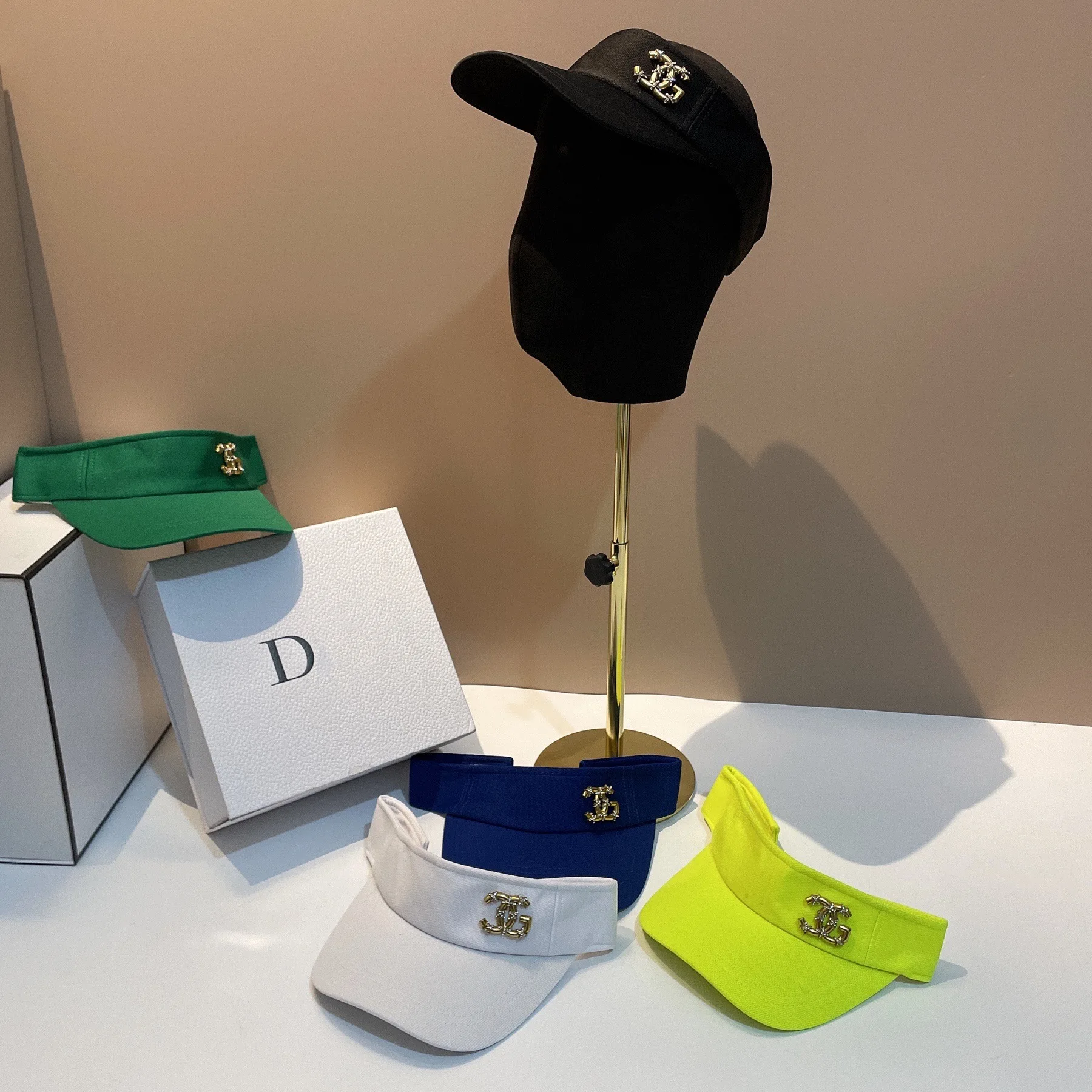 Sombrero para correr al aire libre de verano 2025, gorra con sombrilla superior vacía a la moda para mujer, sombrero deportivo de playa pequeño y fragante con decoración de Metal