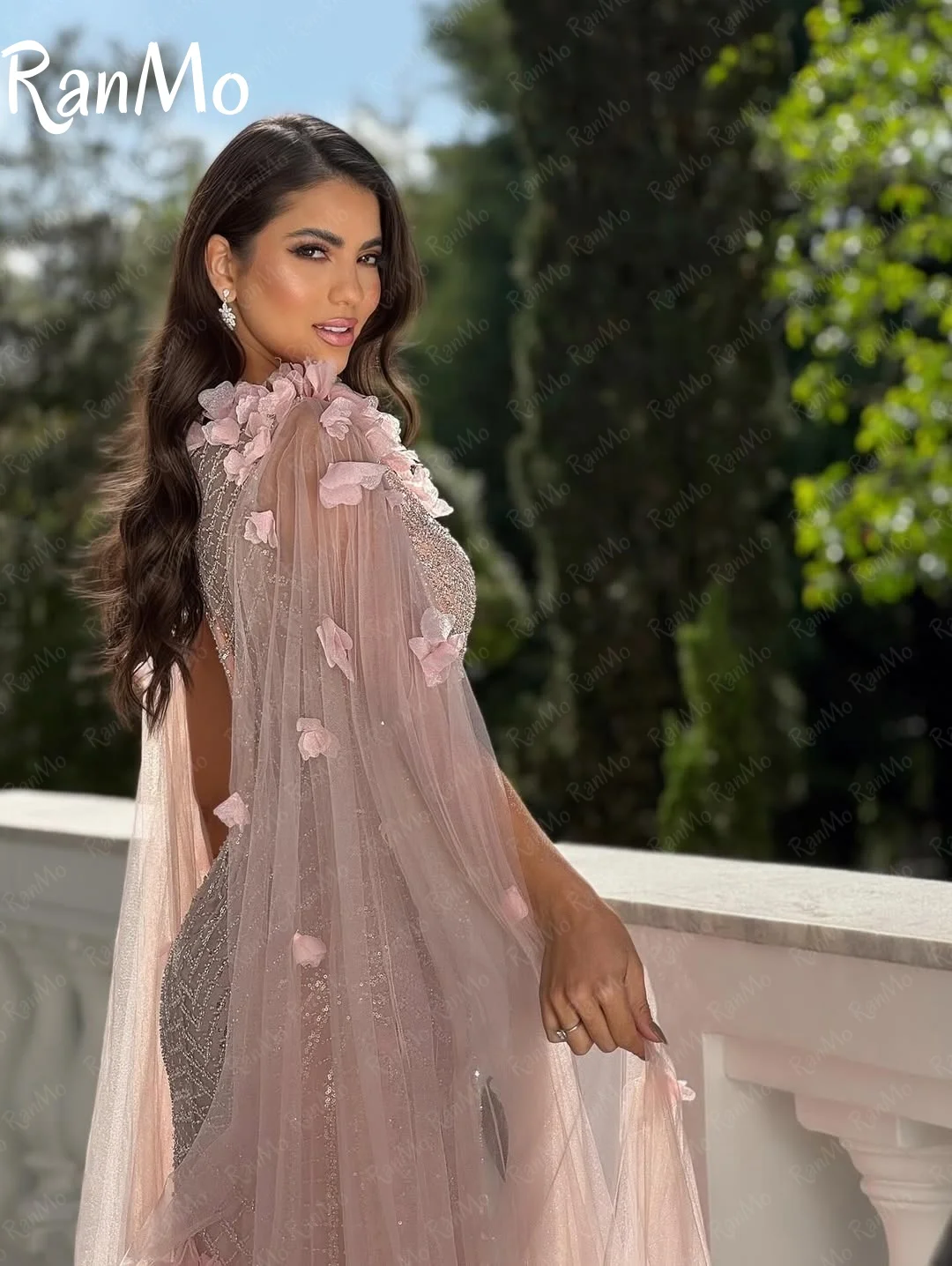 فستان سهرة مخصص من Ranmo فاخر مطرز بالألماس فستان حفلات رشيق بأكمام قصيرة حورية البحر بطول الأرض فستان الحفلات فساتي