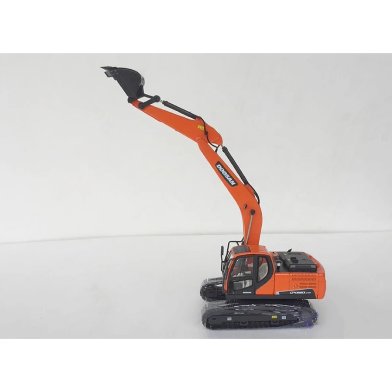 Diecast 1:40 Scale DOOSAN DX220LC-9C Excavator Alloy Engineering Vehicle Model Hobby Collection Decoration Holiday Gift Display