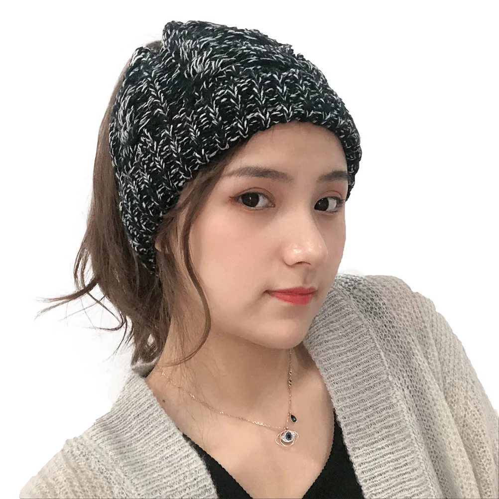 

Black and White Woman Ponytail Knitted Hat Autumn Winter Warm Wool Beanie Hat Outdoor Running Knit Warm Cap Beanie for Woman