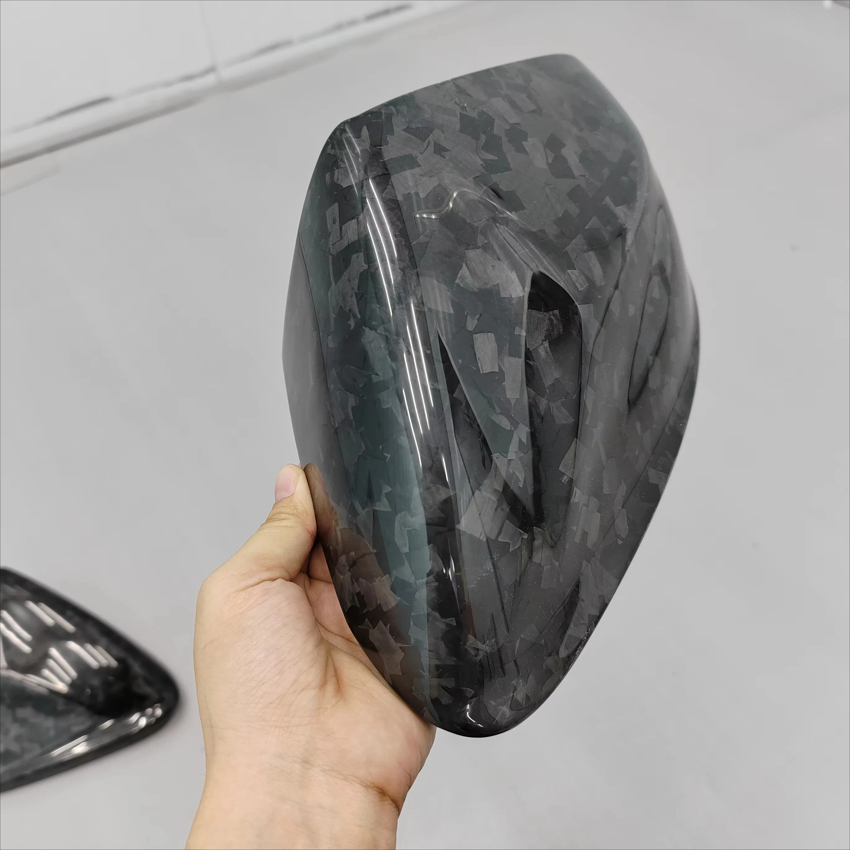 

Forged Dry Carbon Fiber Rear View Mirror Cover Parts for URUS 2020+