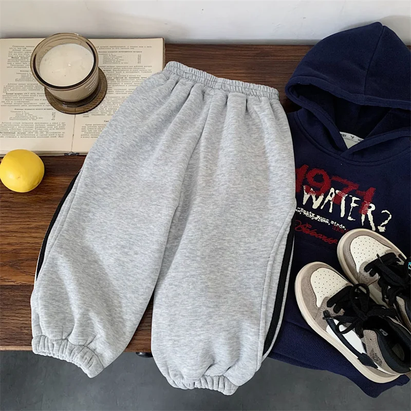 الأولاد الشتاء زائد المخملية السراويل الجديدة للأطفال رسالة فضفاضة السراويل الخريف موضة الدافئة Sweatpants 2025 في سن المراهقة قيعان غير رسمية