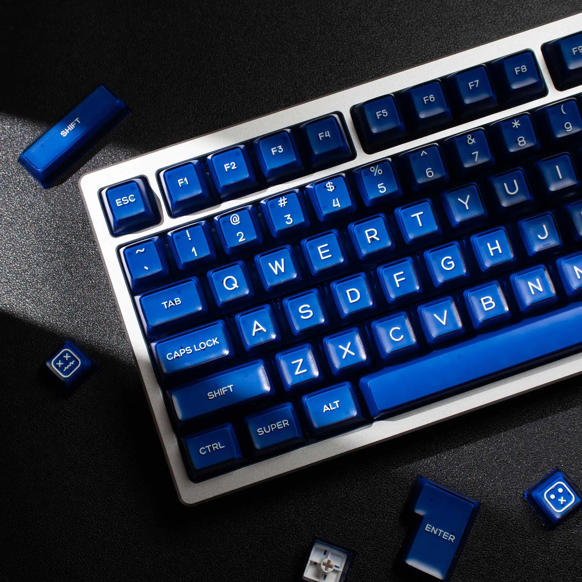 

SA Klein Blue Keycap Complete Set Abs Two-Color Molding 142 Keys For 61/64/68/75/84/87/96/980/100/104/108