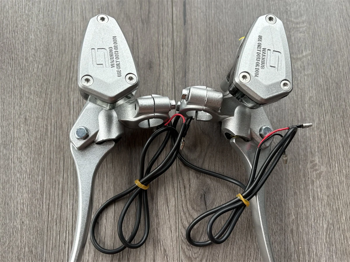 

Аксессуары для верхнего тормозного насоса Super SOCO TS/TC/TC-MAX в сборе