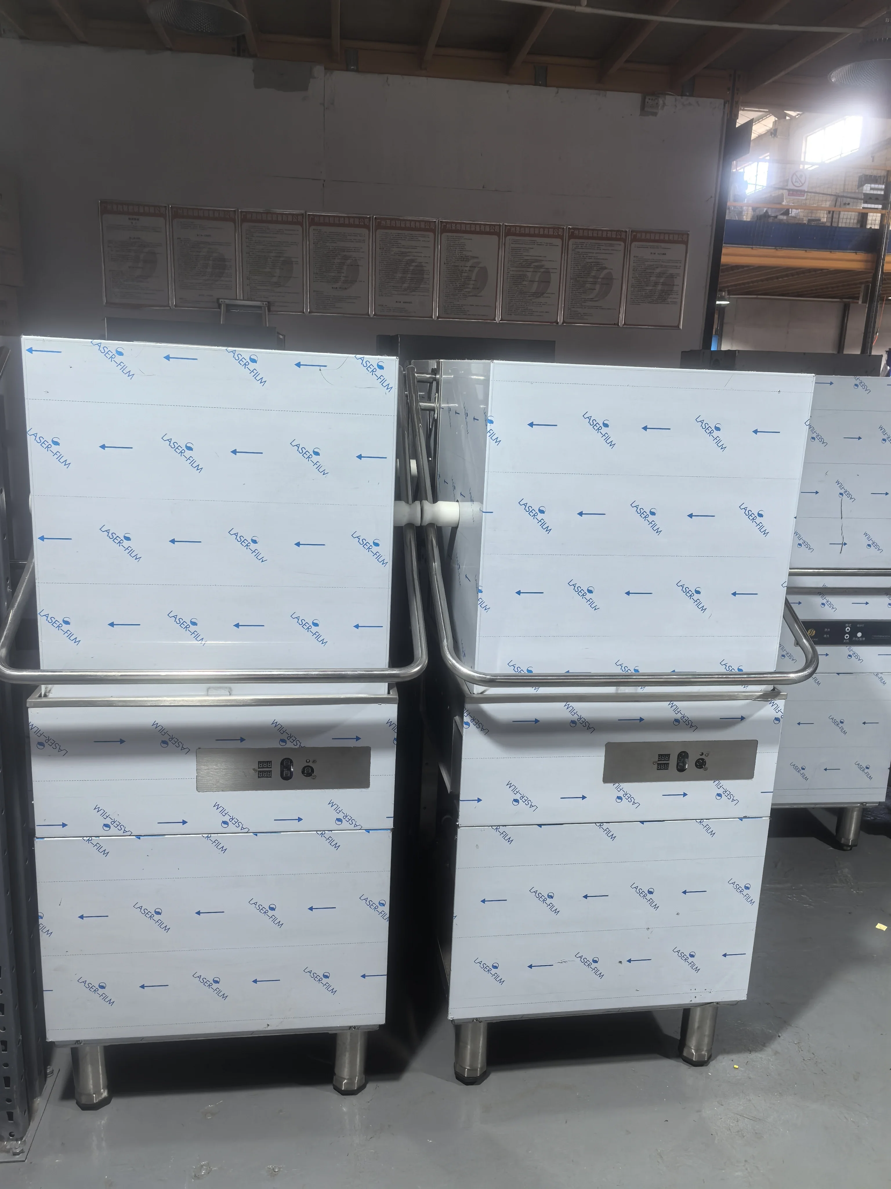 Шкаф для сушки и дезинфекции, ресторан, кухня, посуда, чистка посудомоечной машины