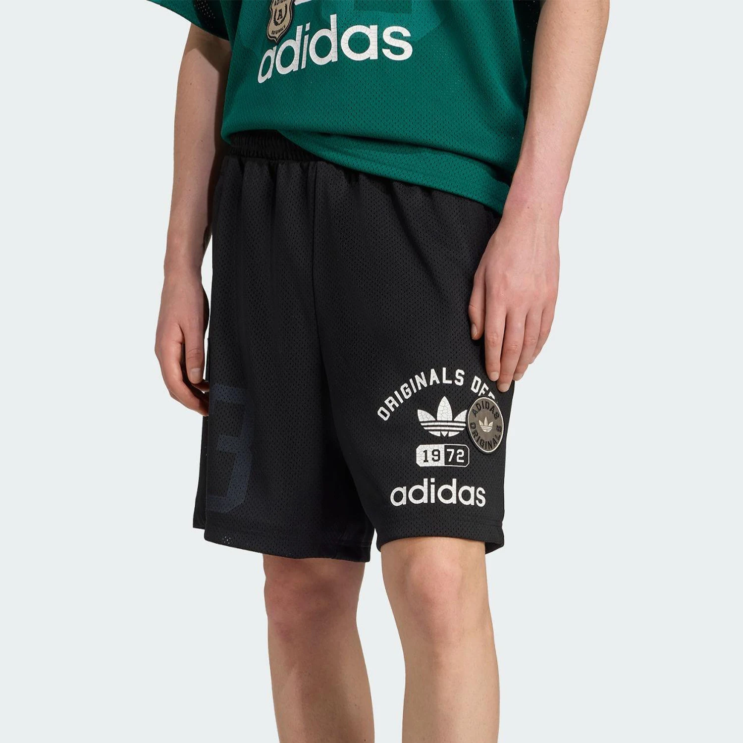 

adidas Originals Men's Elastic Classic Mesh Loose-fit Shorts KD6230