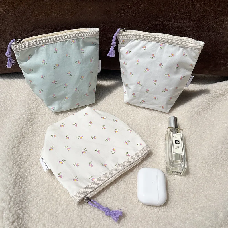 1 small floral makeup storage cotton bag to put in the bag Small bag lipstick sanitary napkin Portable key earphone bag