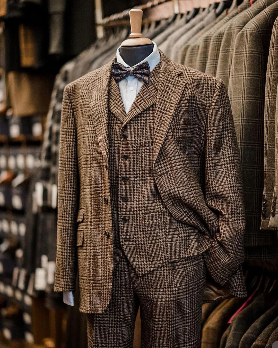 Winter Gentleman Men Suits 3-Pieces Jacket Vest Pants Business Stripe Designer Wedding Formal Occasion Tuxedos Size Customized