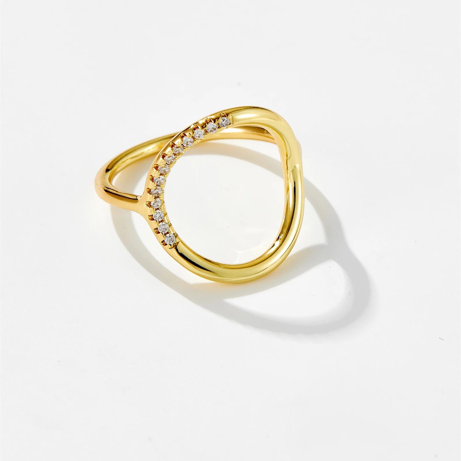 

Женское кольцо из серебра 925 пробы, с кольцом