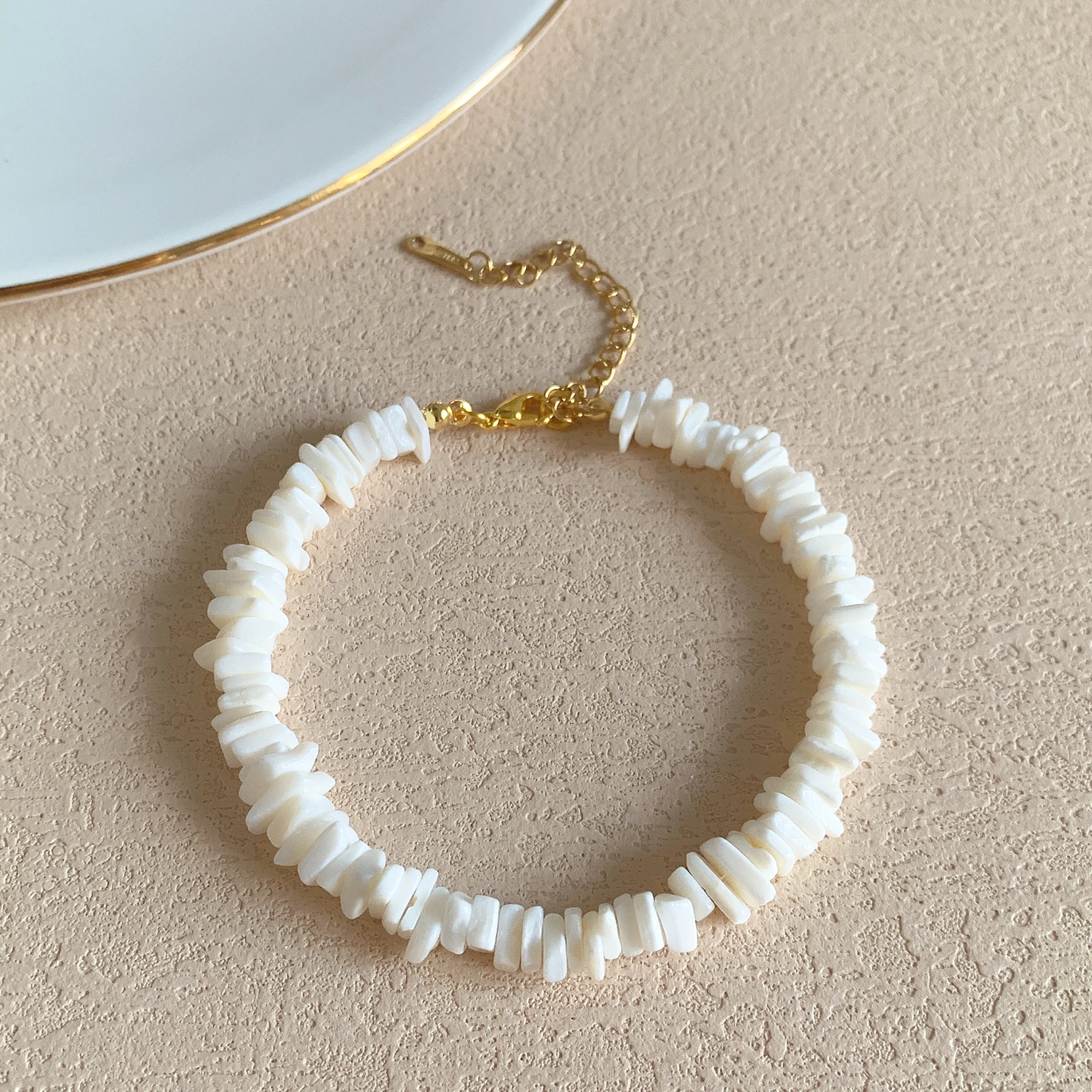 Bohemian Puka Chips Shell Bracelet White Hawaiian Beach SeaShell Choker Colorful Round Beads Womens Jewelry Gift