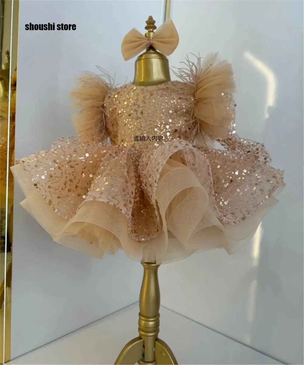 

Shiny Short Flower Girl Wedding Dress Birthday Pageant Dresses Puffy Tulle Feather Dress Bow Kiddie Prom Party Dress