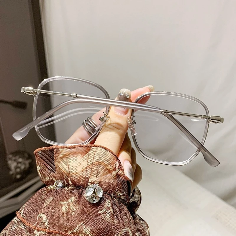 Photochromic Myopia Glasses for Women Men Large Frame Blue Light Blocking Eyewear Ultra Light Eye Protection Eyewear 0 To -4.0