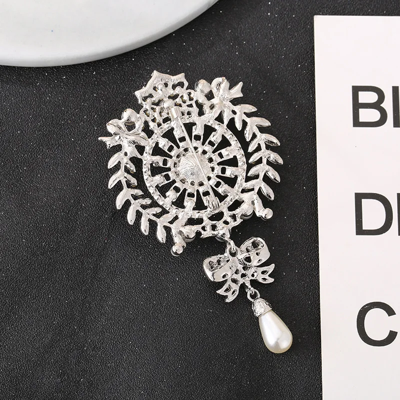 Gold Colour Rhinestone Crystal Flower Brooches For Women Fashion Drop Pearl Brooch Pins Wedding Bridal Party Charm Jewelry Gifts