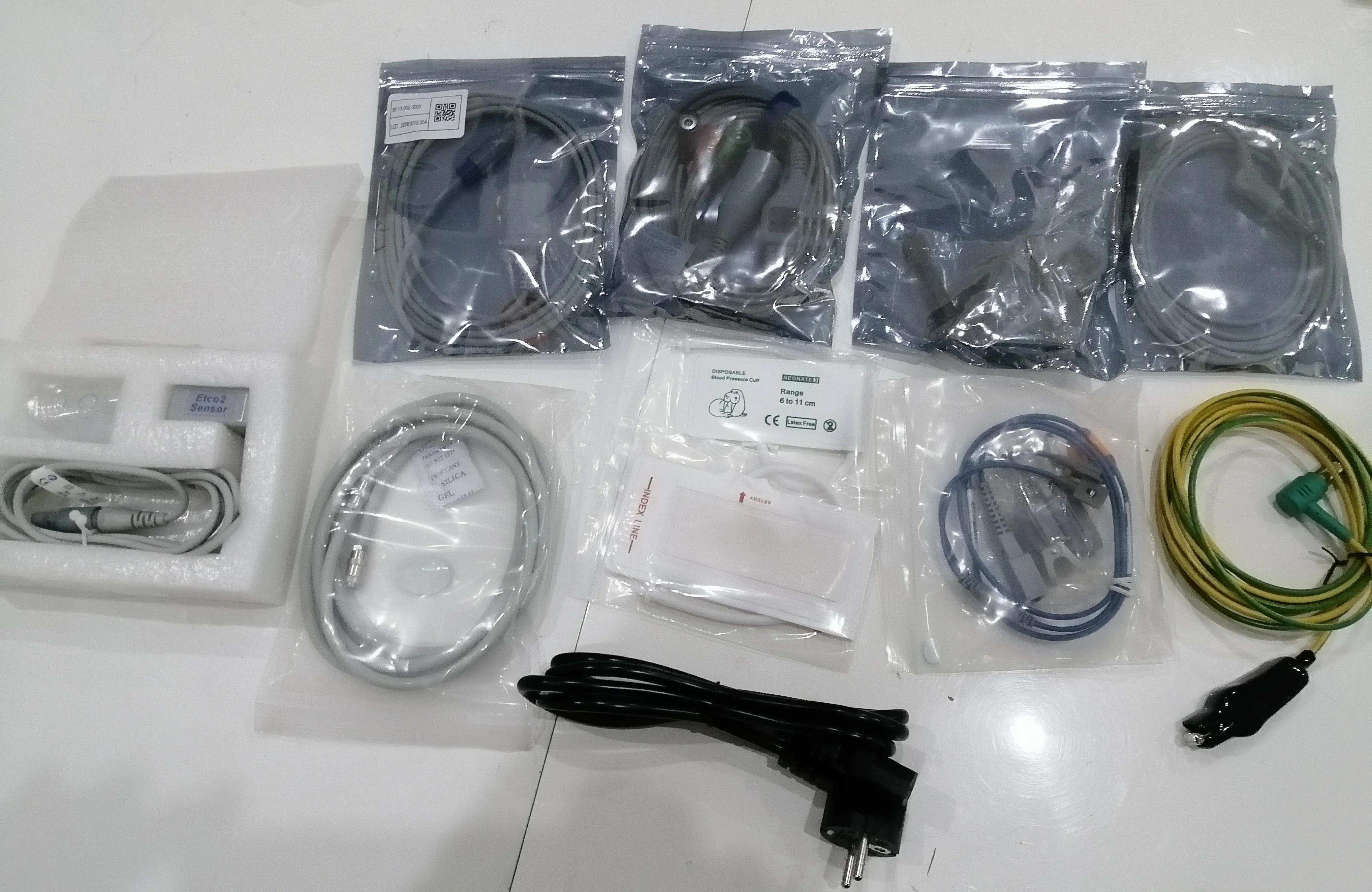 THR-VM12 Medical Veterinary Equipment Portable 12.1inch Color LCD Display Animal Patient