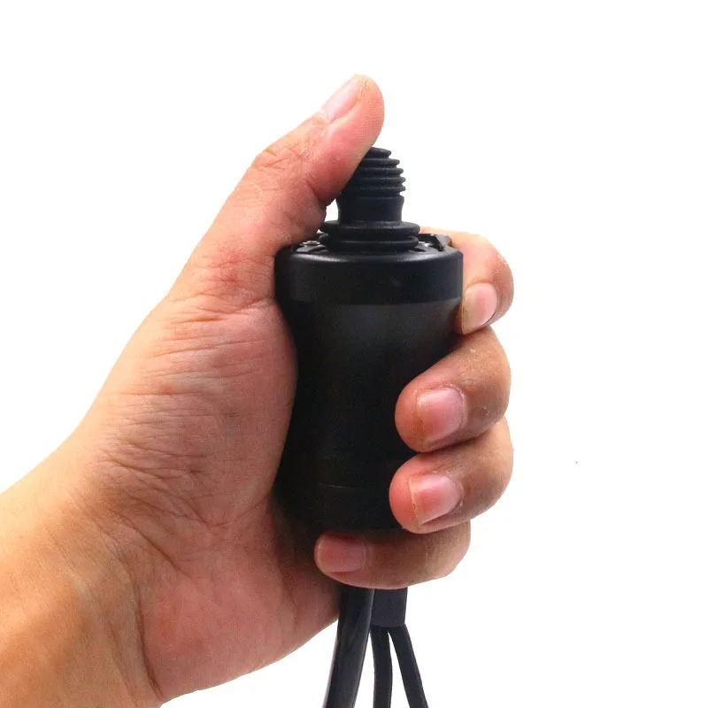 

KYC-1M-Y Бесщеточный одноручный проводной пульт дистанционного управления, металлический водонепроницаемый для досок для серфинга, радиоуправляемой лодки, прямой разъем для ESC, без отладки