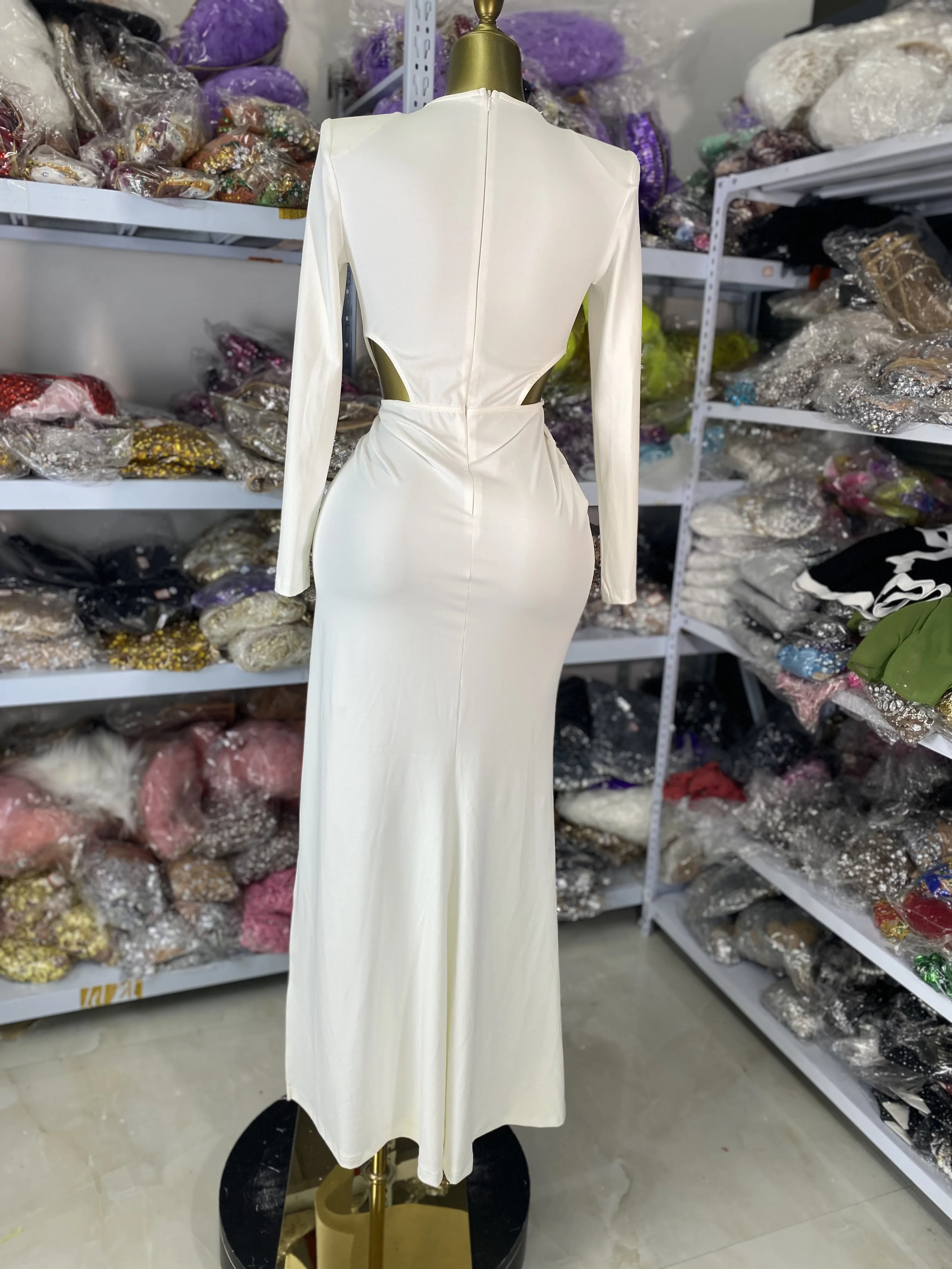 Vestido de fiesta blanco de lujo para mujer, suave, cómodo, elegante, manga larga, cuello en V, hebilla de diamantes, corte Maxi vestidos largos de fiesta de noche