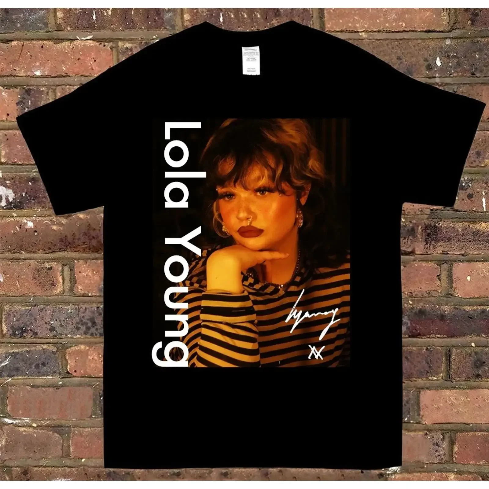Vintage Lola Young Signature Baumwoll-T-Shirt in allen Größen 22D408 Vintage-Waschung Leicht Streetwear-Stil Stylisch Unisex Dehnbar