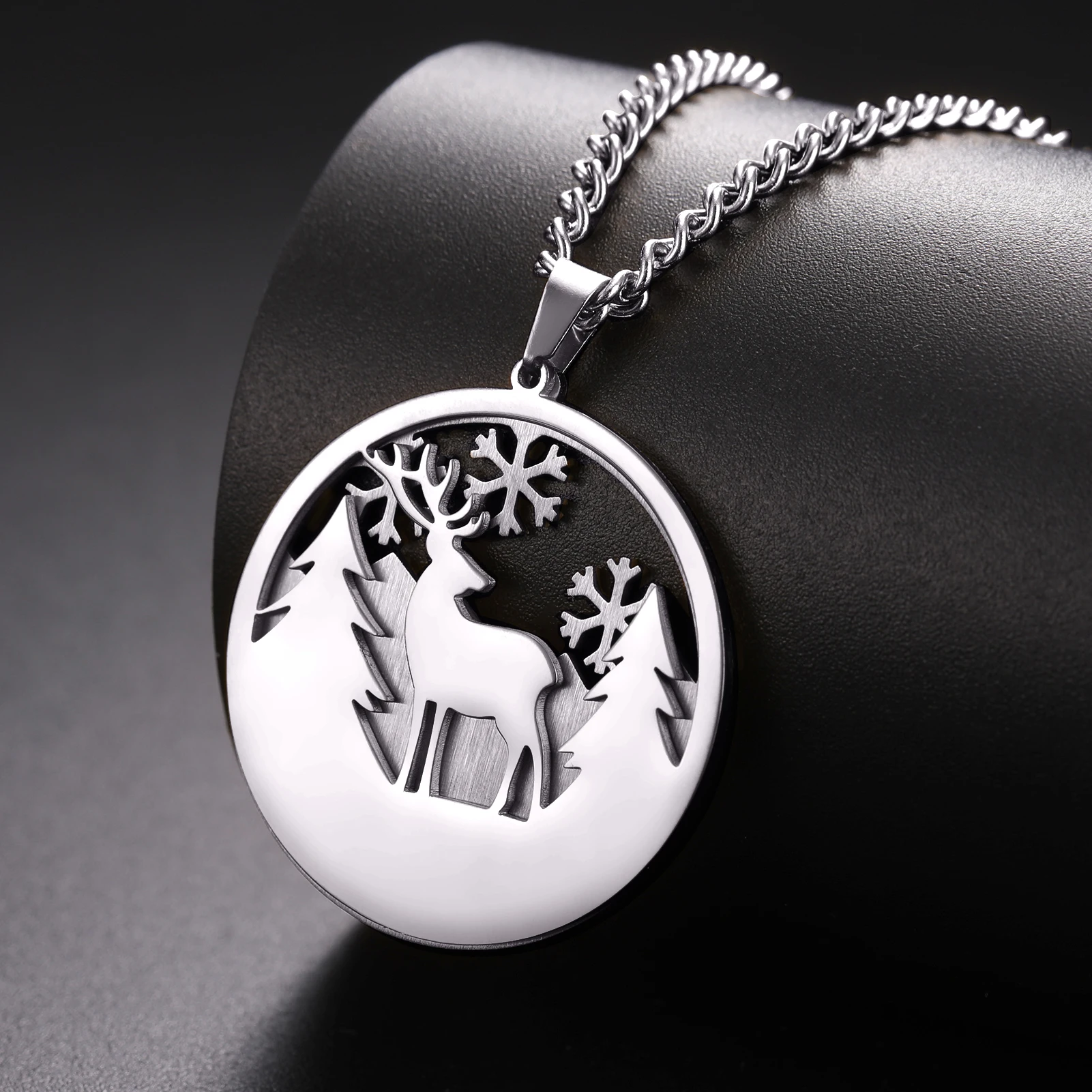 COOLTIME Christmas Neckalce for Women Men Stainelss Steel Snowflake Tree Elk Deer Wolf Bear Pendant Choker Jewelry Gift Wholesal